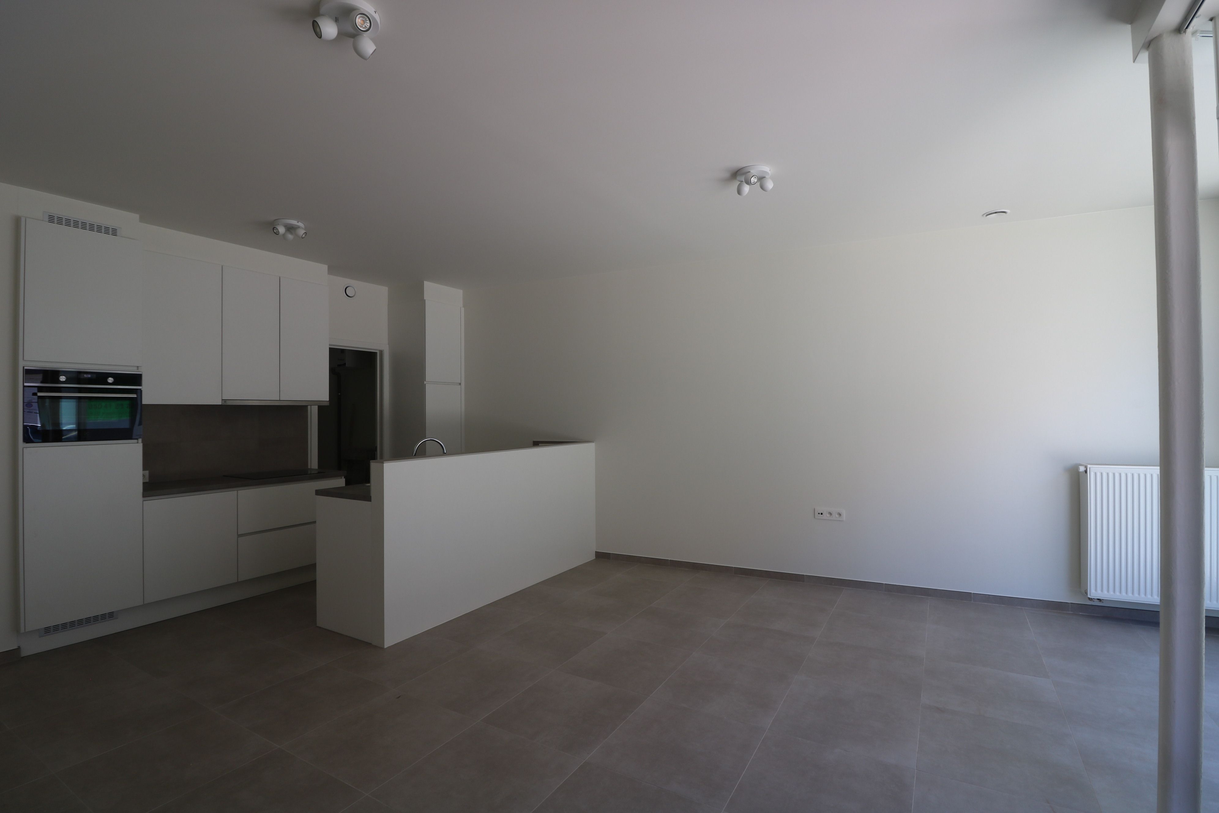 Instapklaar appartement met twee slaapkamers en koertje op wandelafstand van het centrum. foto 2