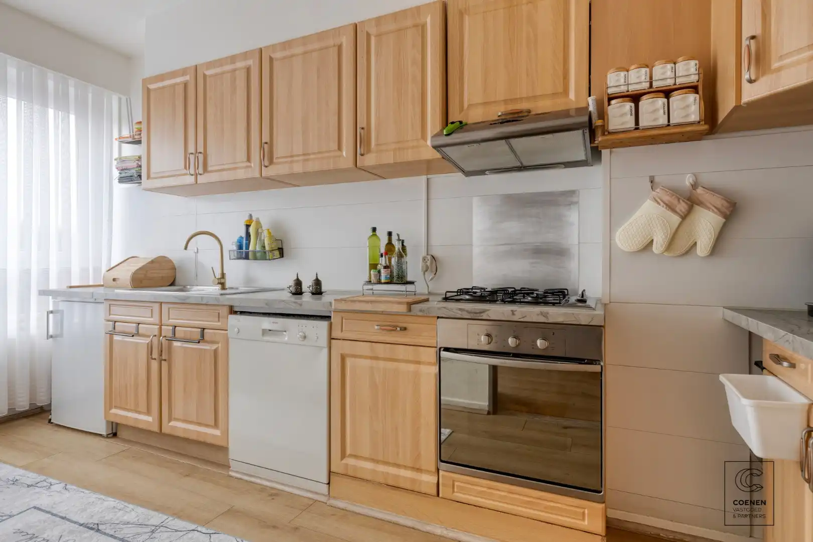 Instapklaar appartement van 88 m² met twee slaapkamers gelegen te Deurne! foto 5