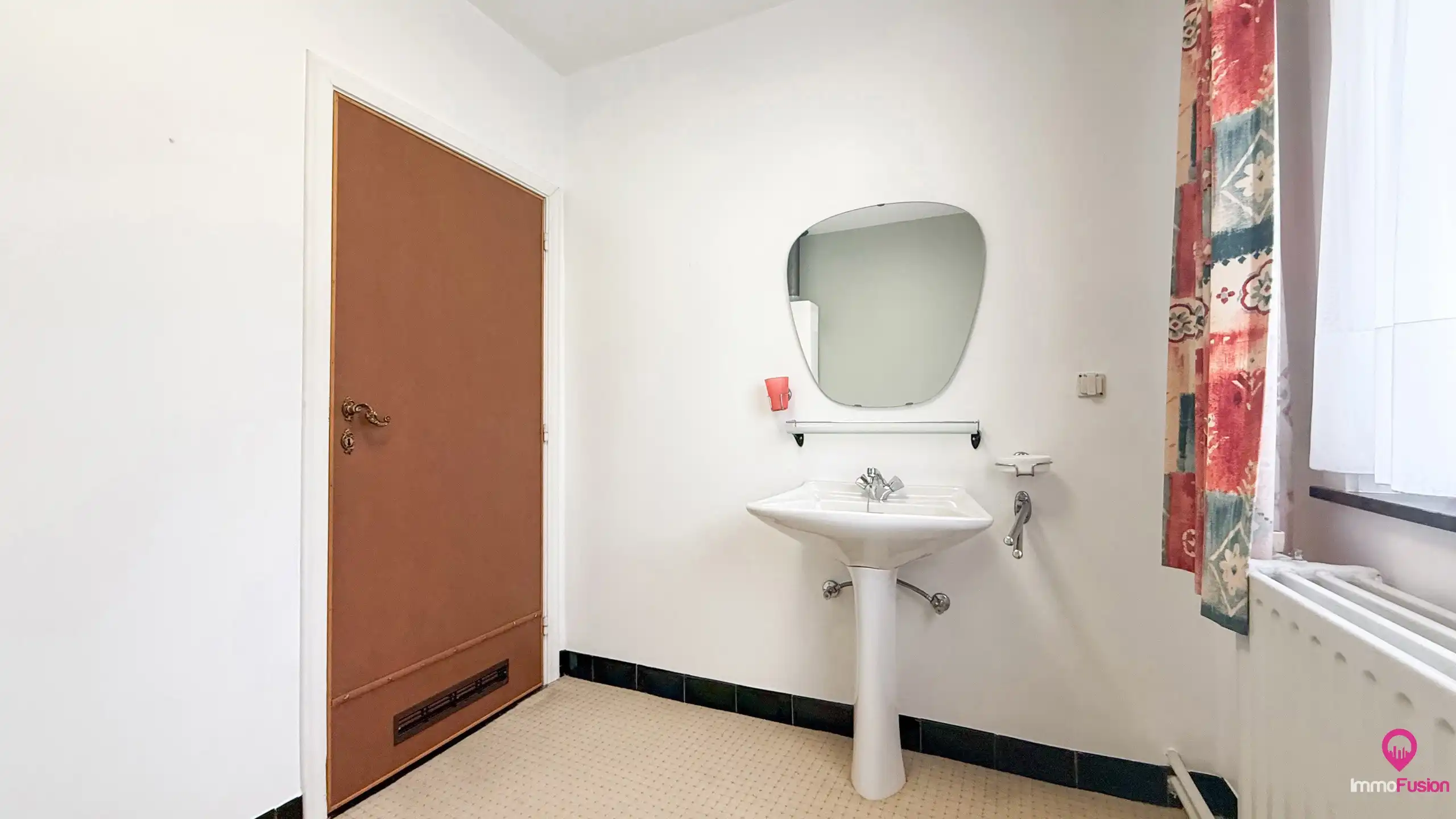 Ruime woning met 3 slaapkamers en zeer breed perceel! foto 30