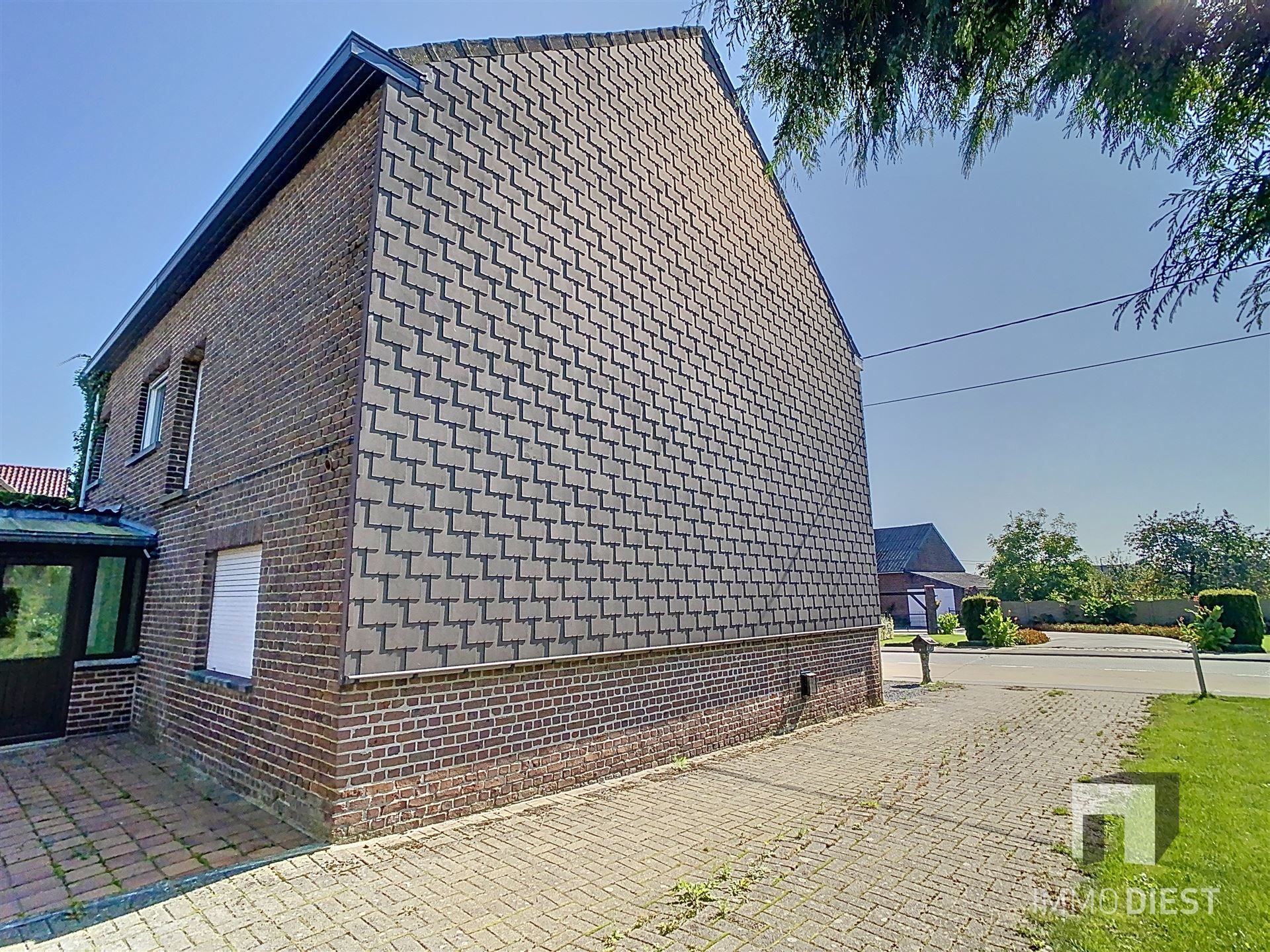 Te renoveren uitzonderlijk ruime woning op 15a 40ca! foto 24