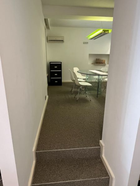 Commercieel pand van 180m² gelegen in het centrum van Genk, tegenover Shopping1. foto 13