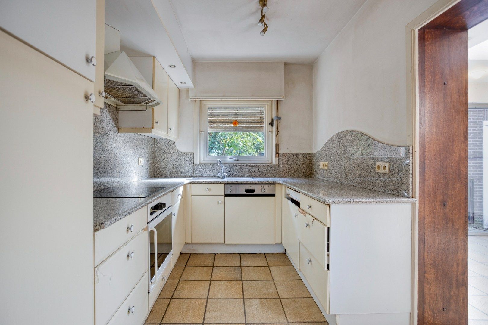 Te renoveren halfopen bebouwing in Kessel-Lo met 4 slaapkamers en garage - 202 m² foto 9