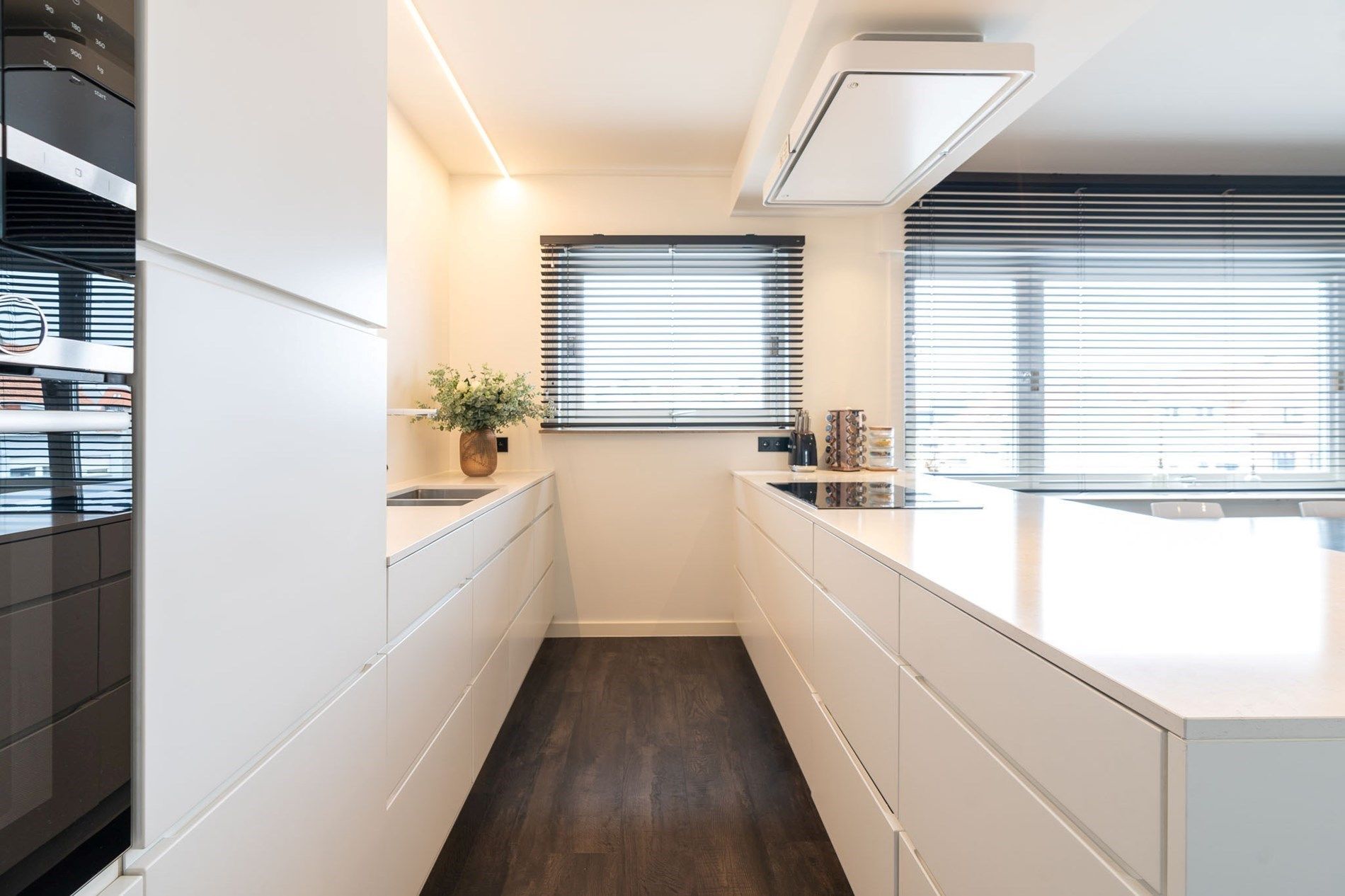 Vernieuwd appartement met twee slaapkamers te Heist foto 5