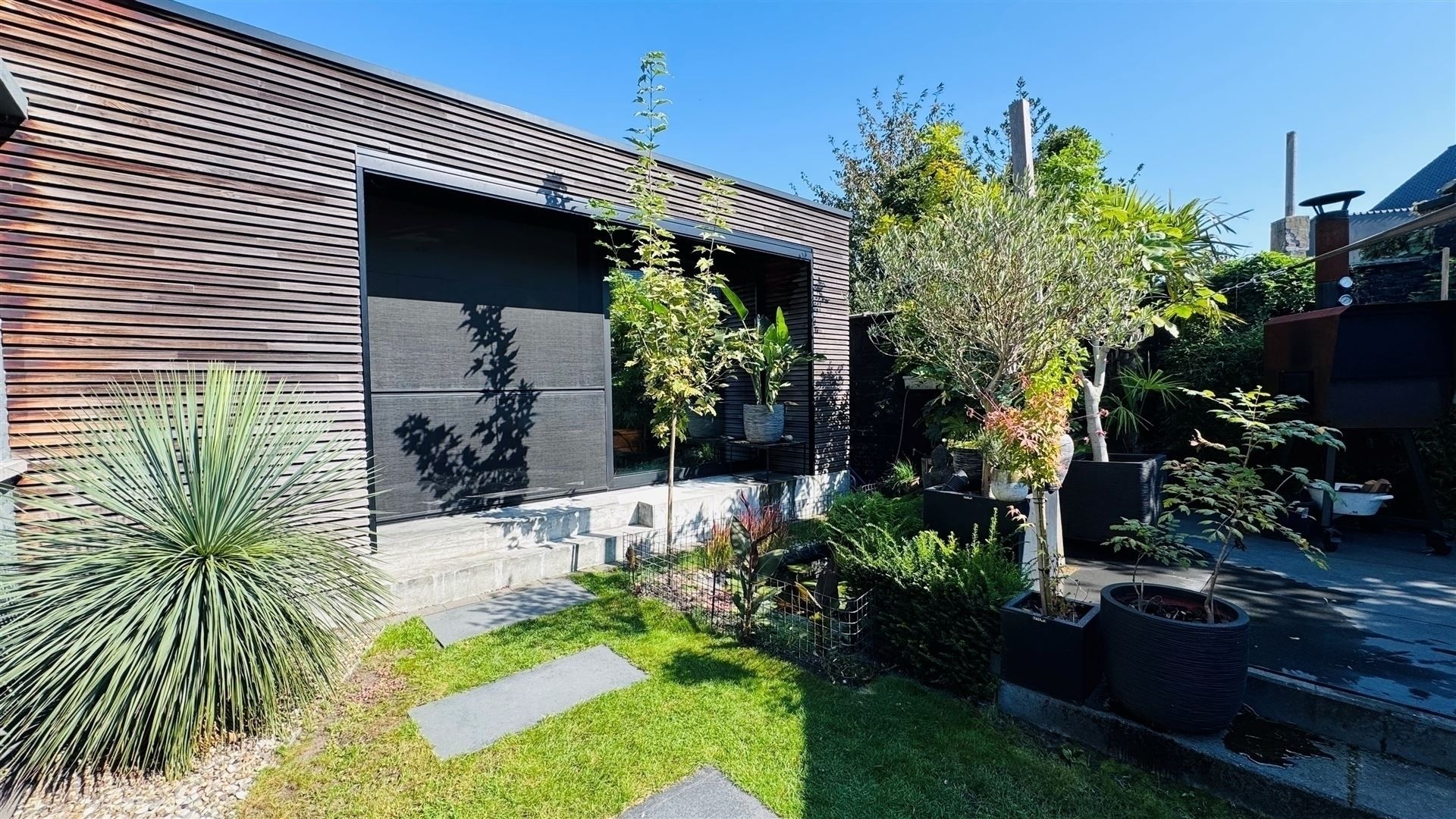 Unieke woonst met professionele ruimte! foto 14