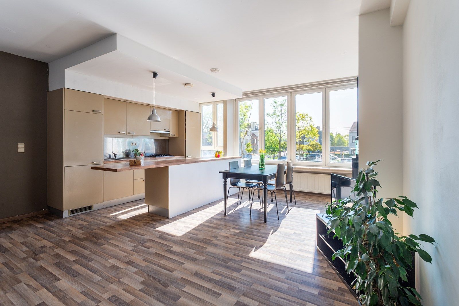 Tof op te frissen appartement midden in bruisend Merksem foto {{pictureIndex}}