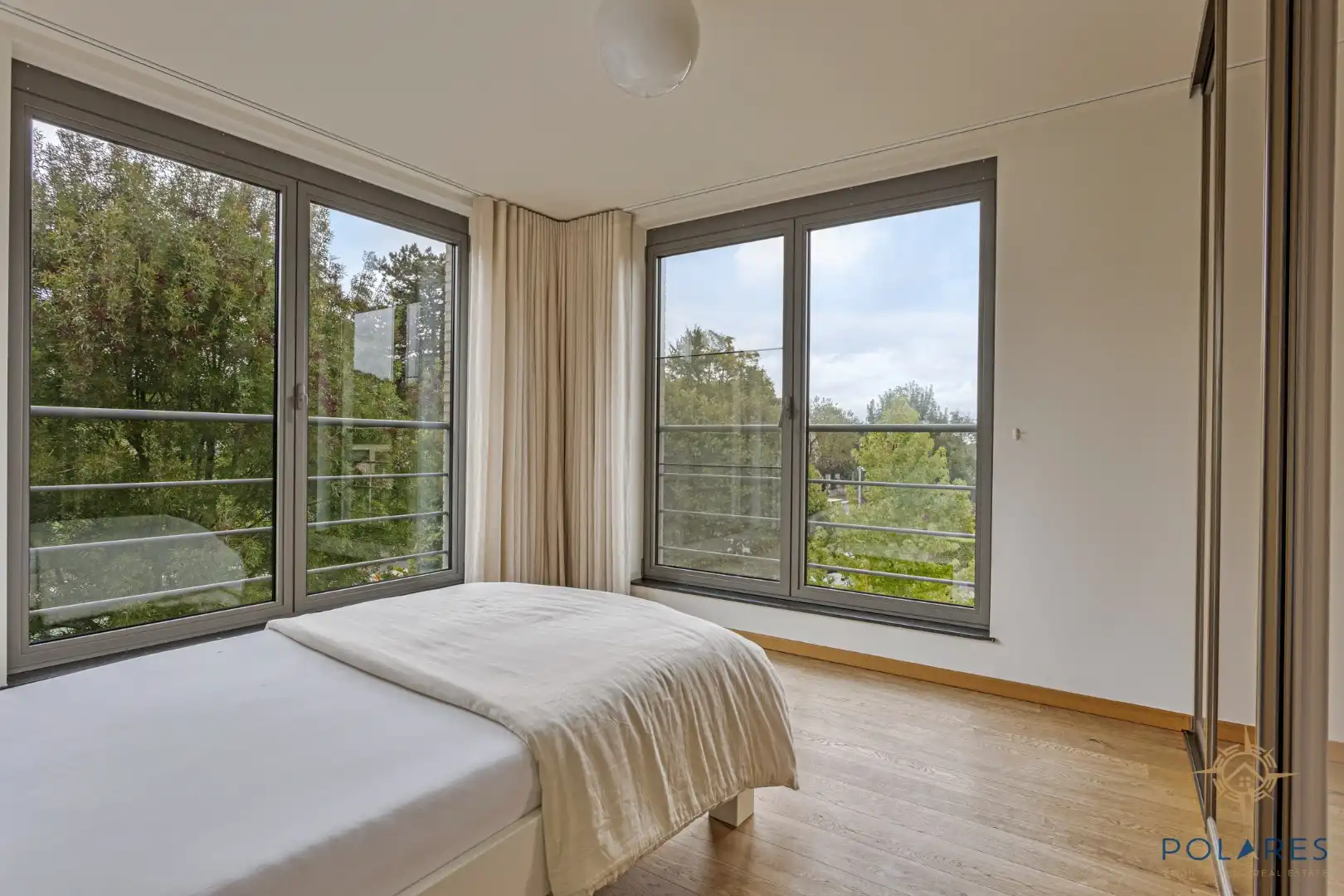 Exclusieve penthouse met groot dakterras en parkeerplaats!  foto 15