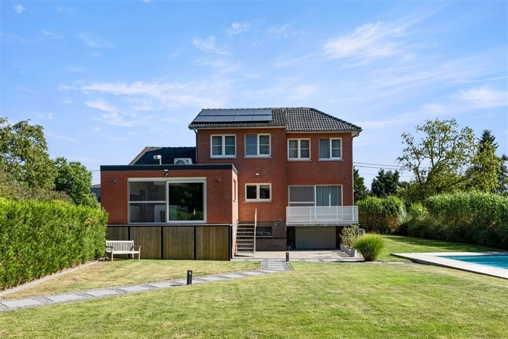 PRACHTIGE GEZINSWONING MET ZWEMBAD EN POOLHOUSE IN SINT-TRUIDEN  foto 41
