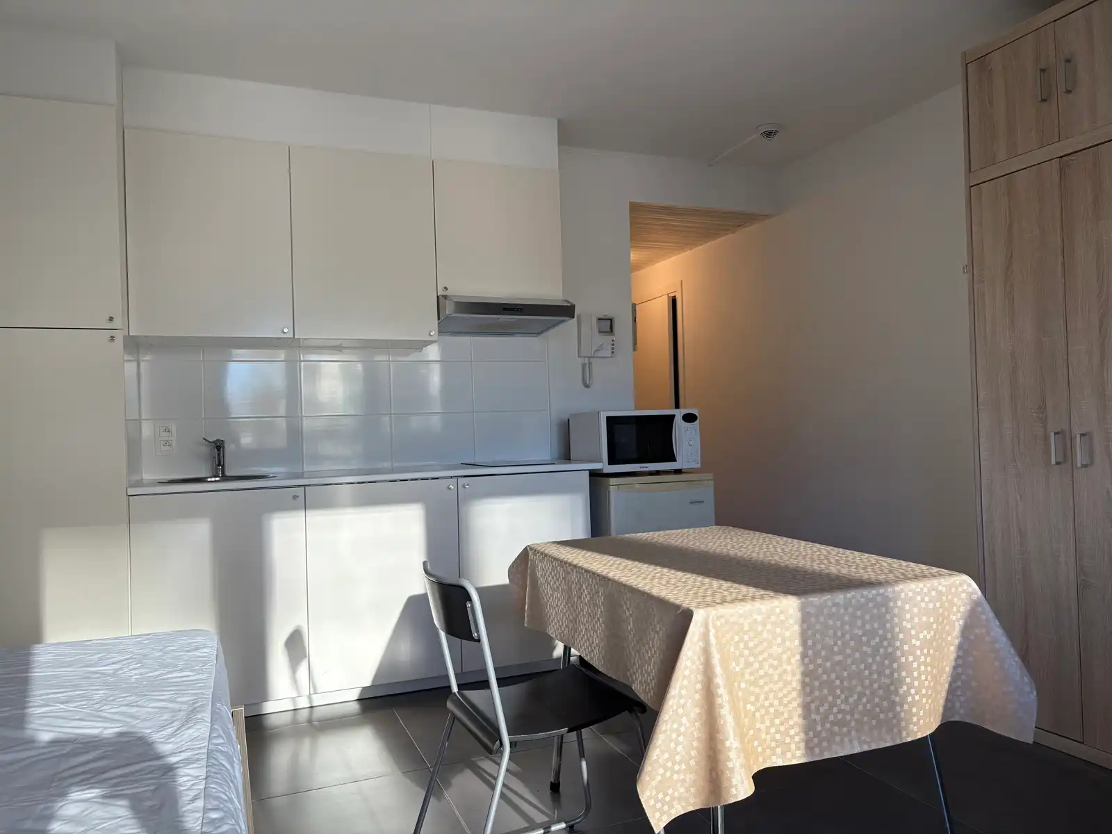 Te huur: gezellige studio nabij centrum Leuven foto 4