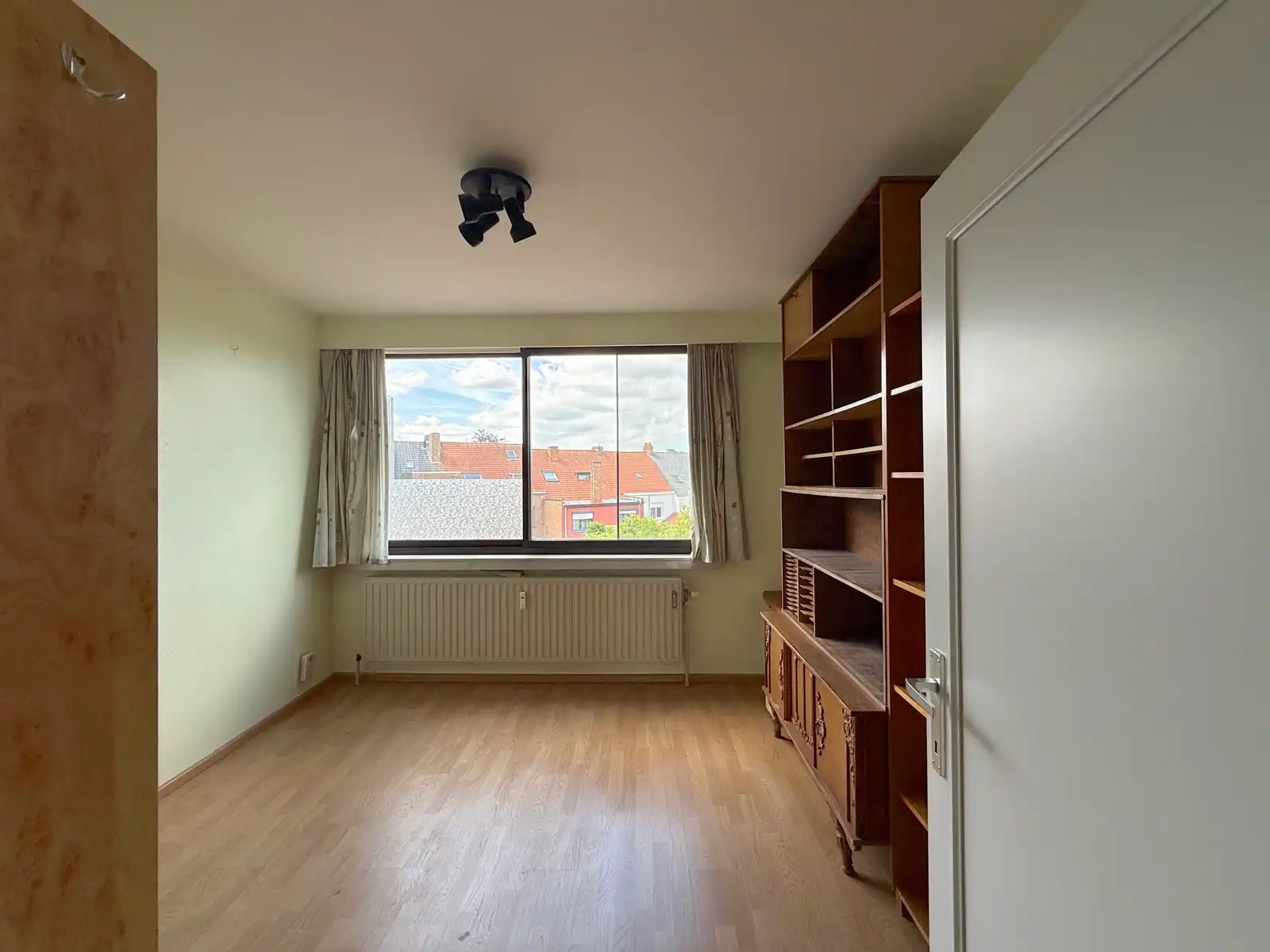 Ruim appartement met 3 slpks in centrum Sint-Kruis foto 17