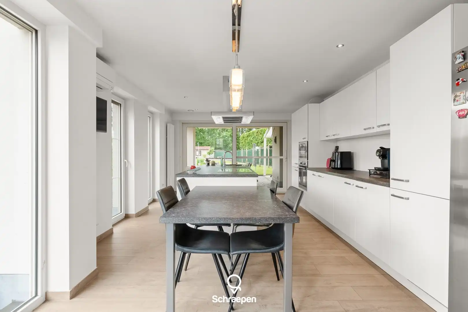 Instapklare én energiezuinige gezinswoning (216 m²) met 3 tot 4 slpks op ideale ligging te Zonhoven! foto 8
