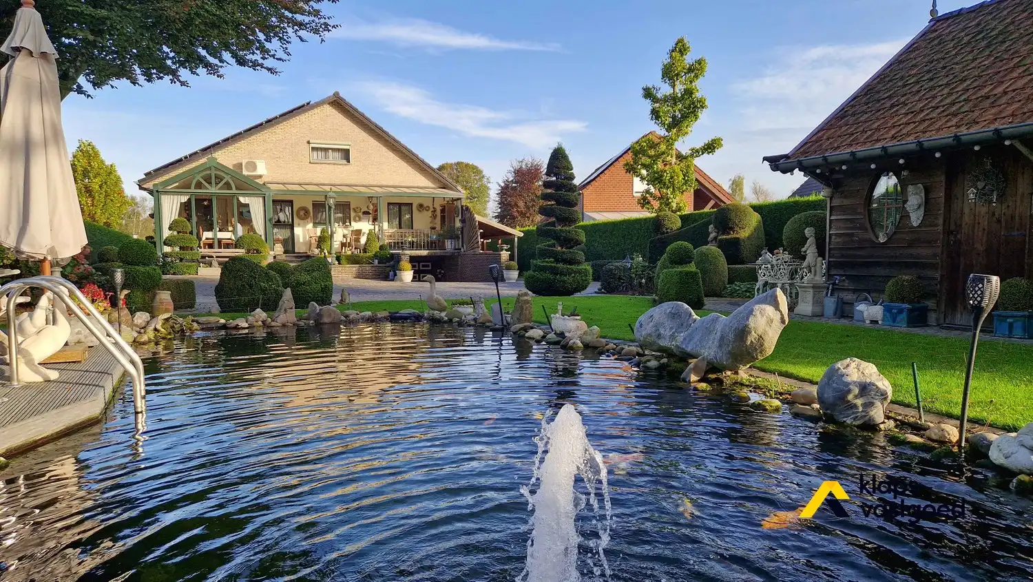 Gracieuze woning met 4 slaapkamers en schitterende tuin op perceel van 12a63ca foto {{pictureIndex}}