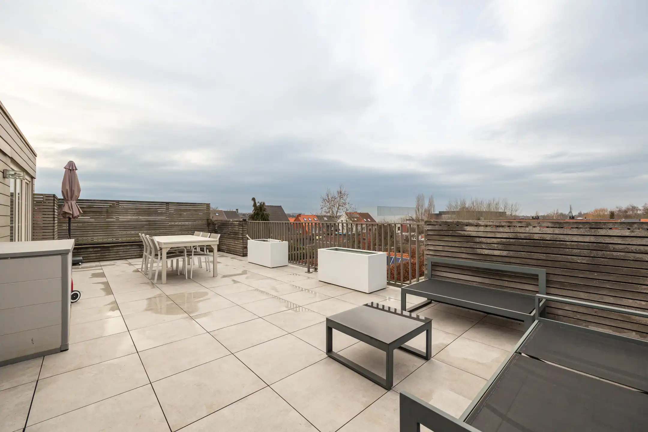 Knap dakappartement met fantastisch terras + garagebox foto 12