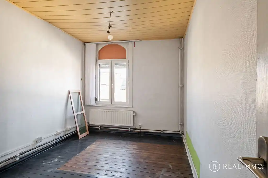 Op te frissen woning met 3 slaapkamers en binnenkoer te Celles foto 14