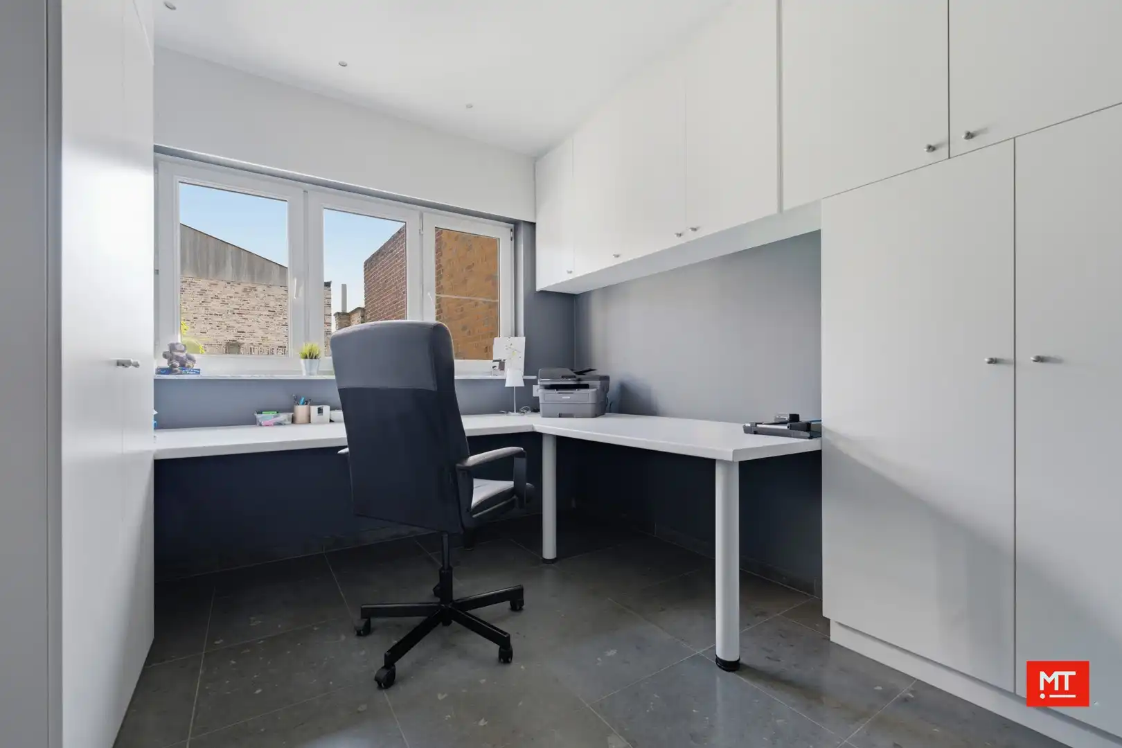 Ruime, instapklare woning met loods in het centrum van Wervik foto 15