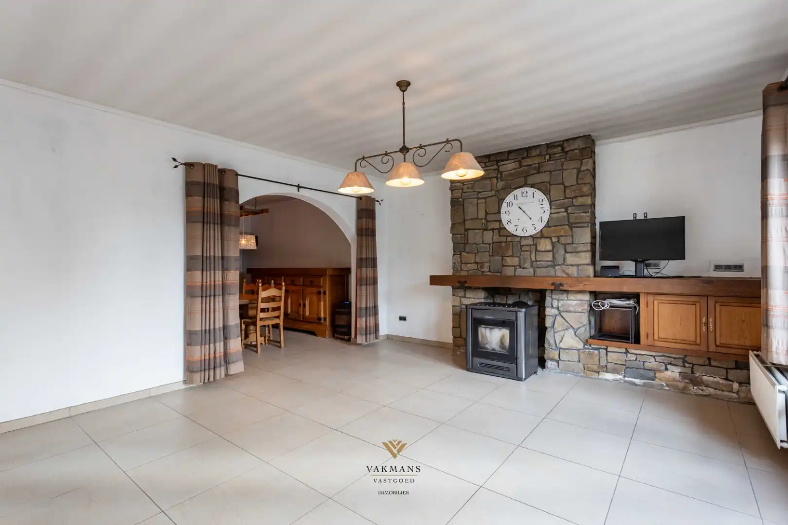 Ruime en charmante alleenstaande woning met 5 slaapkamers en 2 badkamers foto 3