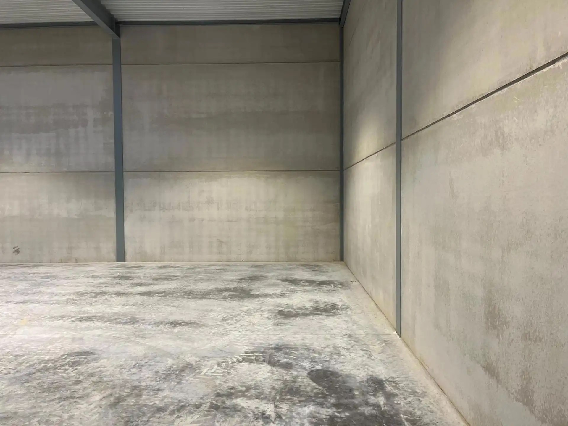 Instapklaar magazijn 216m² te Ranst foto 5