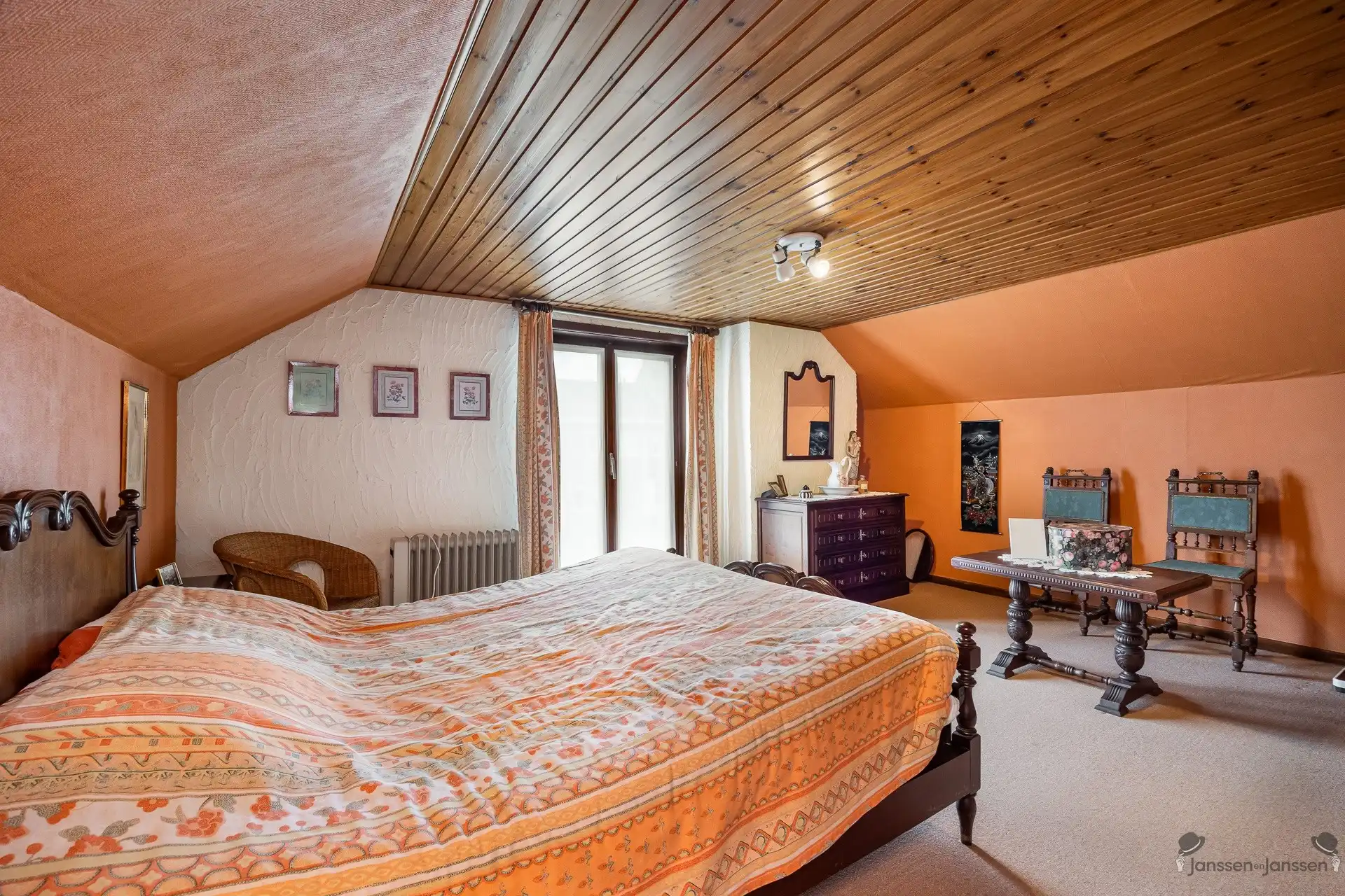 Verzorgde woning met grote tuin foto 26