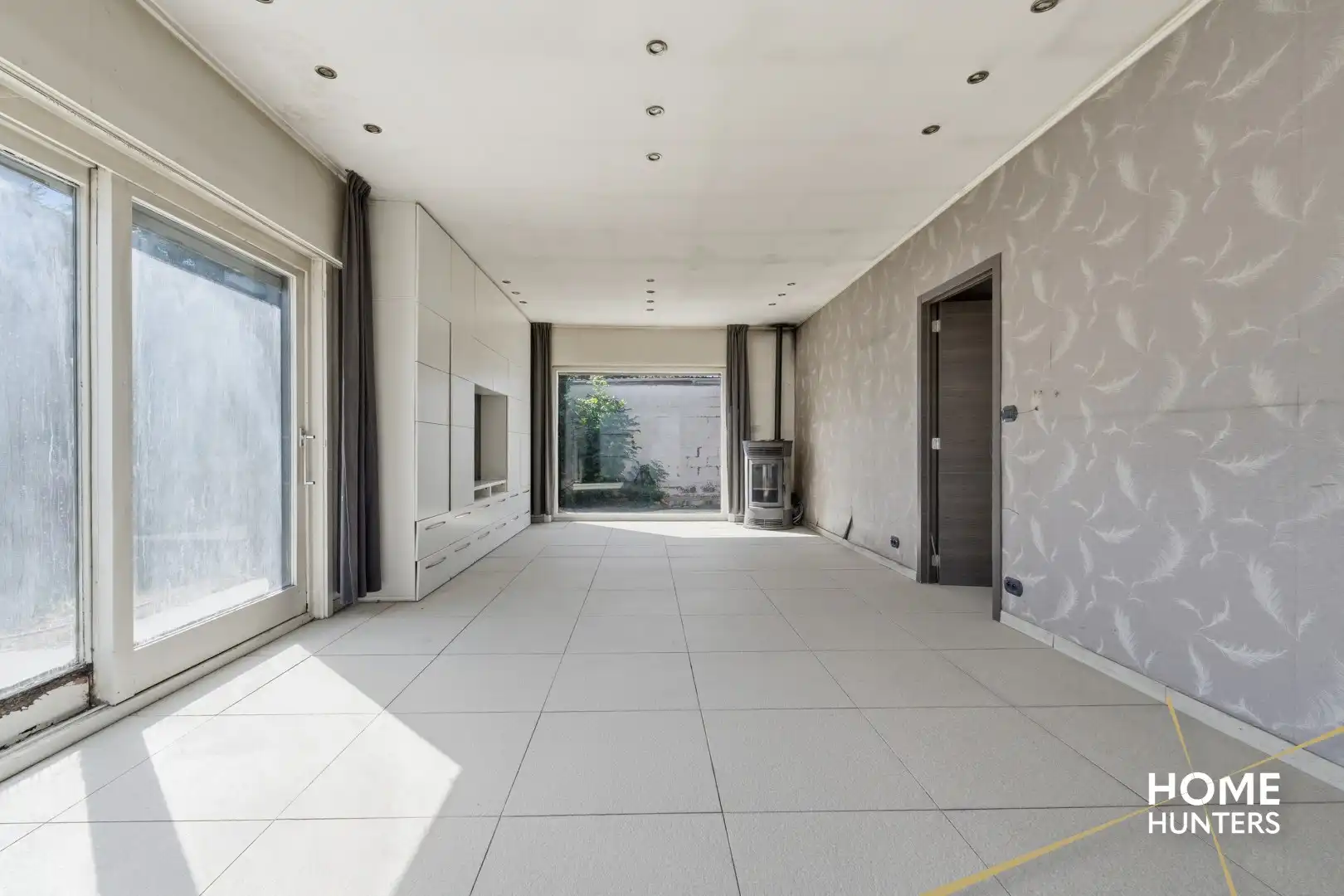 Te renoveren woning met ruime garage en tuin op centrale ligging te Zwevegem foto 16