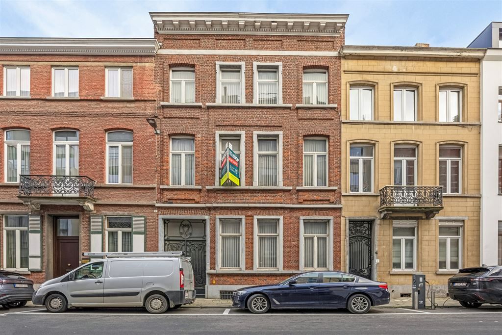 Hoofdfoto van de publicatie: Riante herenwoning in Leuven centrum