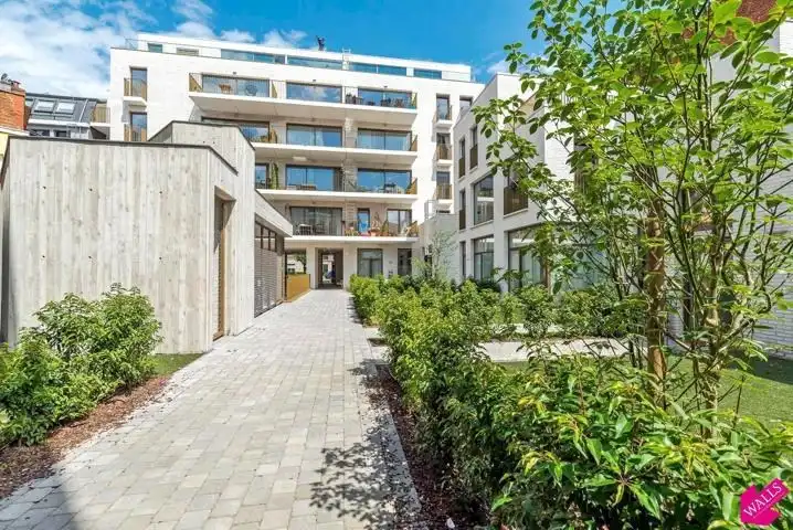 Een nieuwbouwwoning gelegen op het Antwerpse Zuid foto {{pictureIndex}}