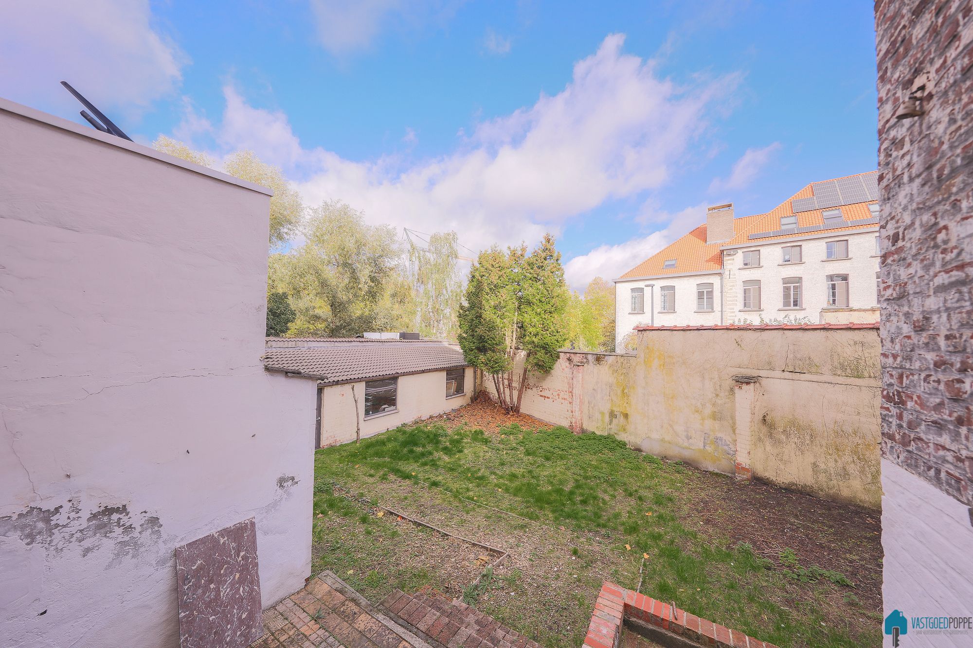 Ruim herenhuis met tuin en garage foto 4