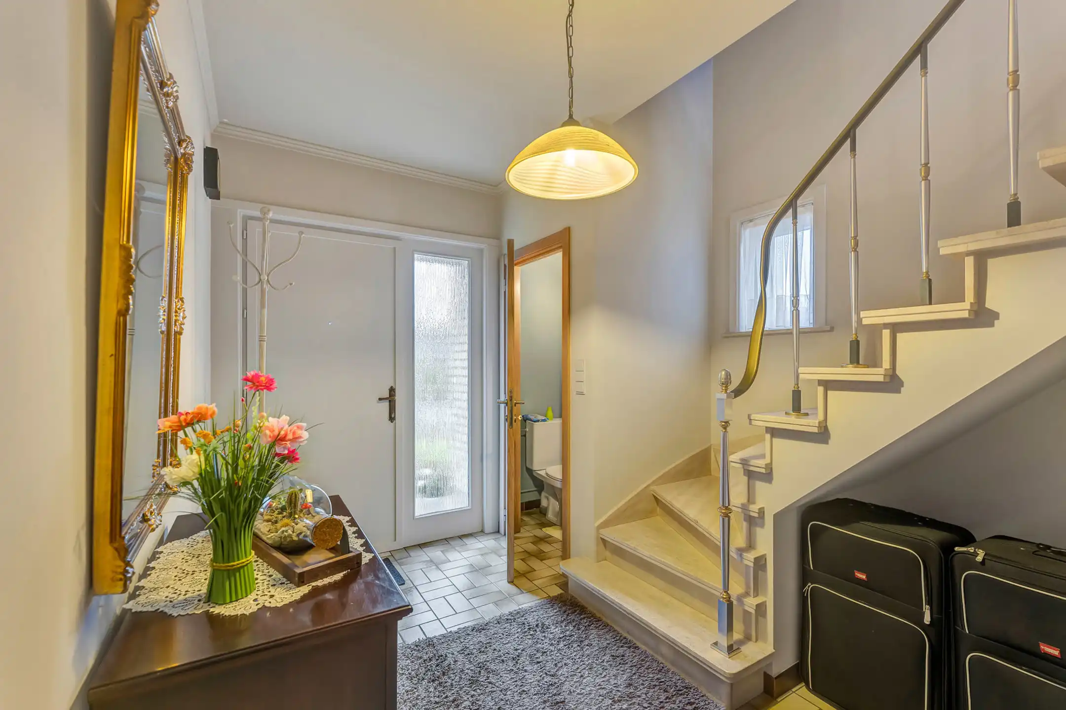 Gezellige en solide woning in het rustige Onze-Lieve-Vrouw-Lombeek foto 4