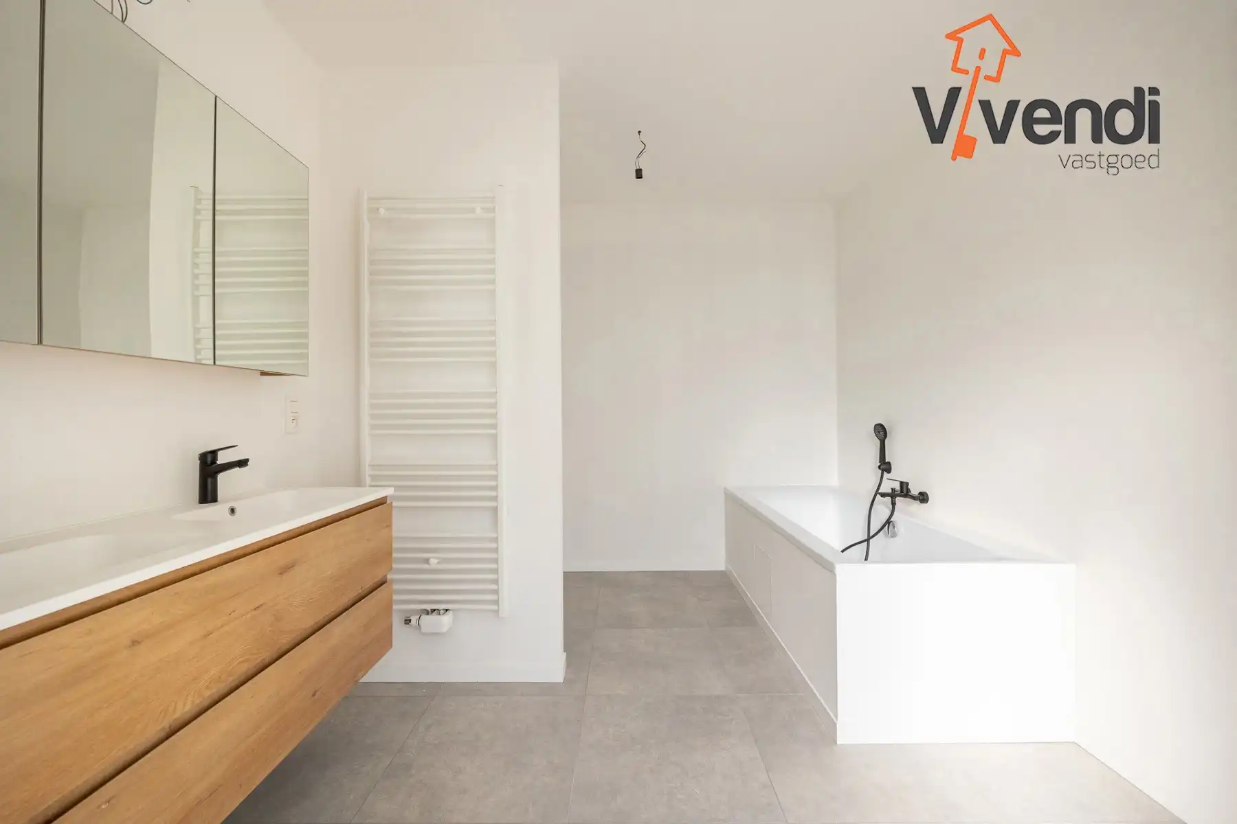 Volledig gerenoveerd opbrengsteigendom te koop. foto 8