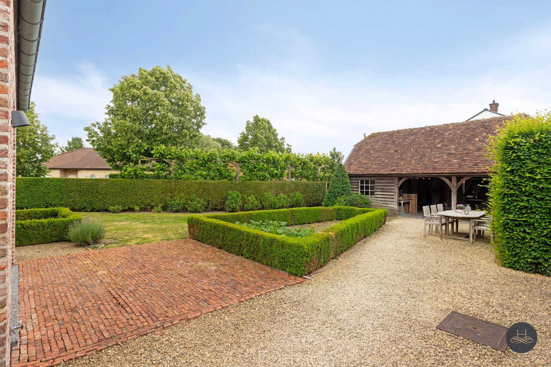 Exclusieve prachtig afgewerkte pastorijwoning met grote tuin foto 46