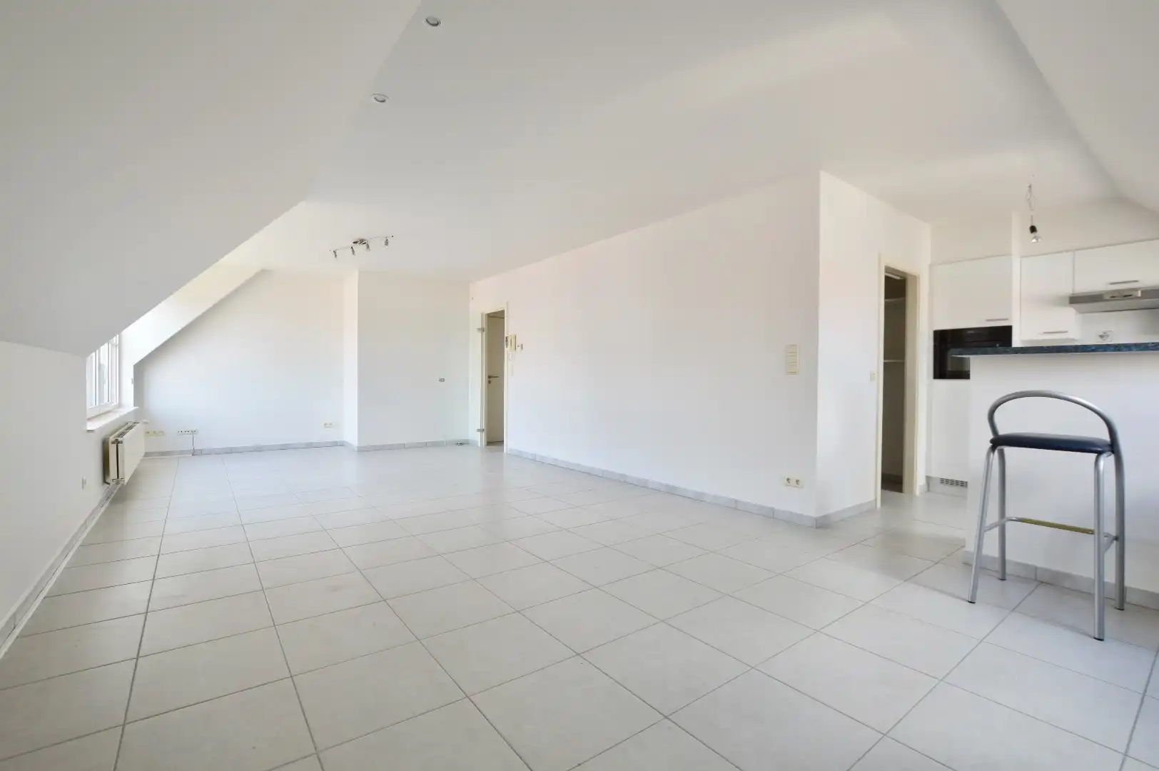 Ruim en mooi gelegen appartement in Residentie d' Oude Brouwerie met 3 slaapkamers, te Oudenburg foto 3