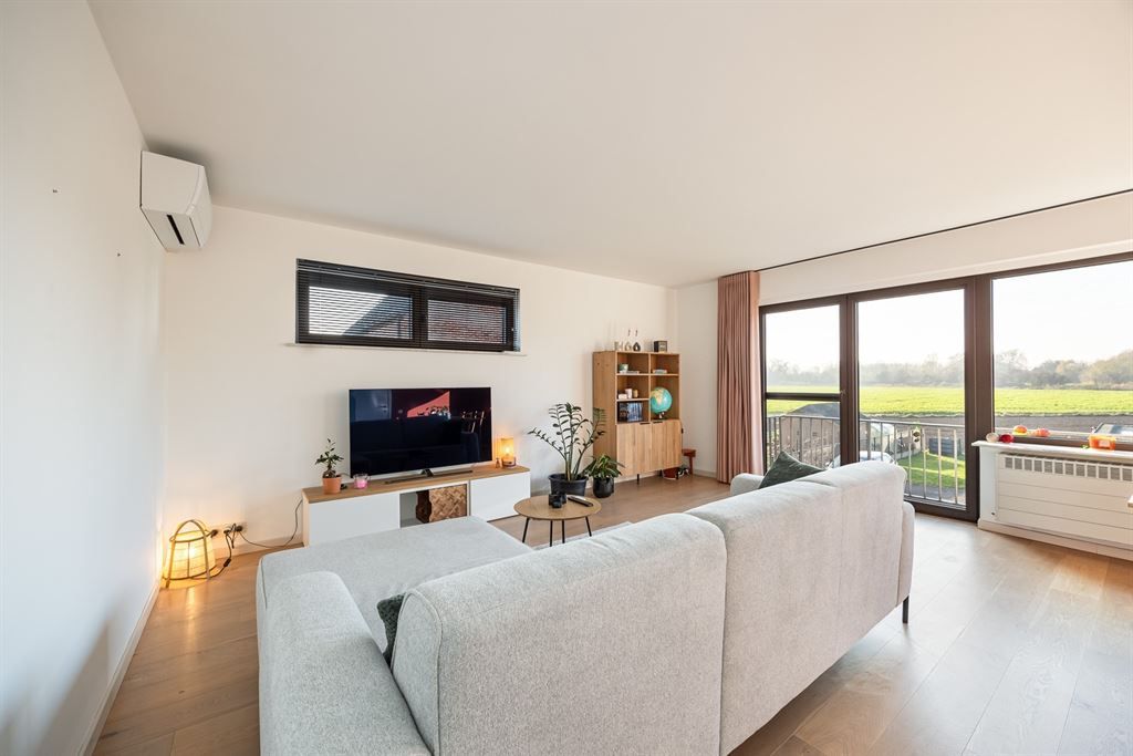 Gerenoveerd appartement met prachtig uitzicht foto 3