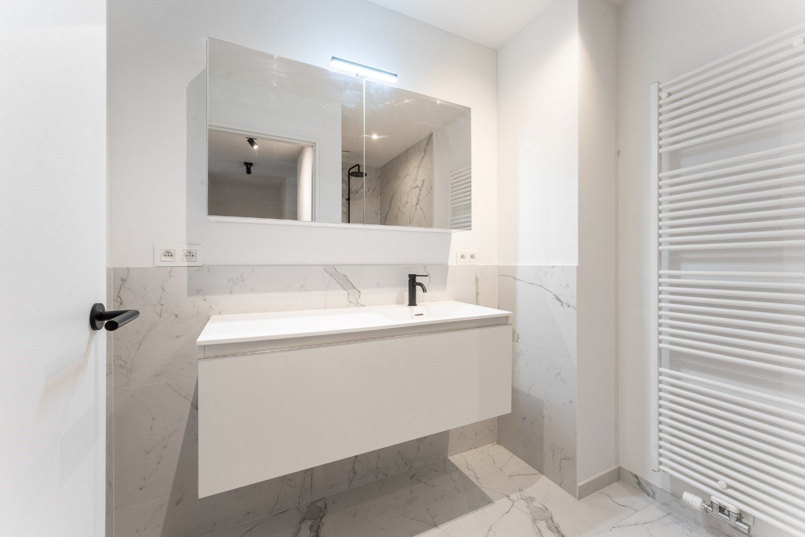 Schitterend villa-appartement aan het van Duyseplein foto 16