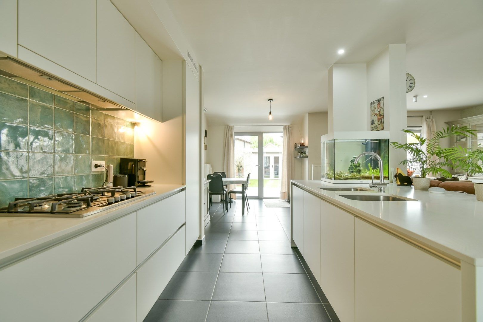 Instapklare woning in een residentiële wijk! foto 7