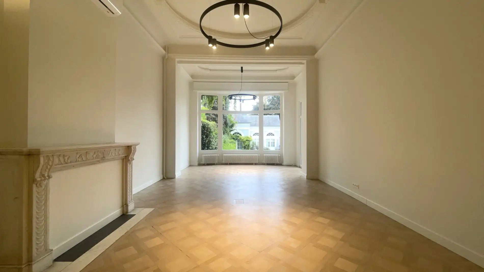 Exclusief kantoorgebouw te huur dichtbij de Leien in Antwerpen foto 3