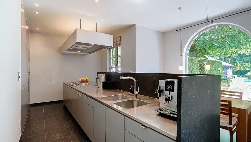 Exclusieve villa van 374m² op 16 are met openluchtzwembad foto 11