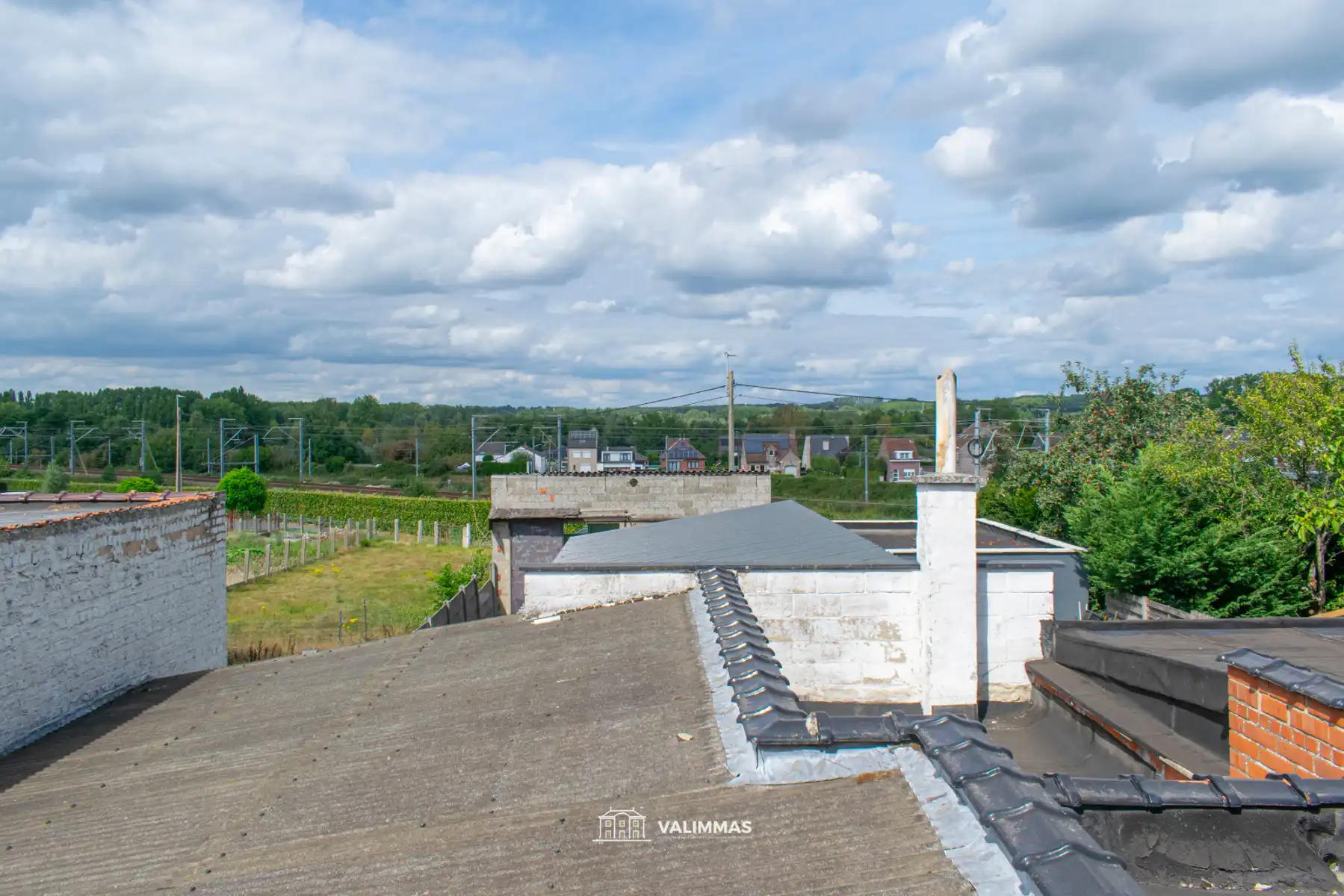 Ruime woning mt bijgebouwen & atelier (achteraan bereikbaar) foto 17