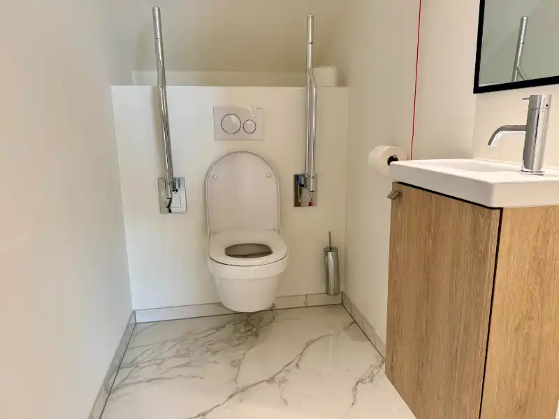 PENTHOUSE SERVICEFLAT MET 3 SLPK, 2 BADK, 2 TERRASSEN foto 30