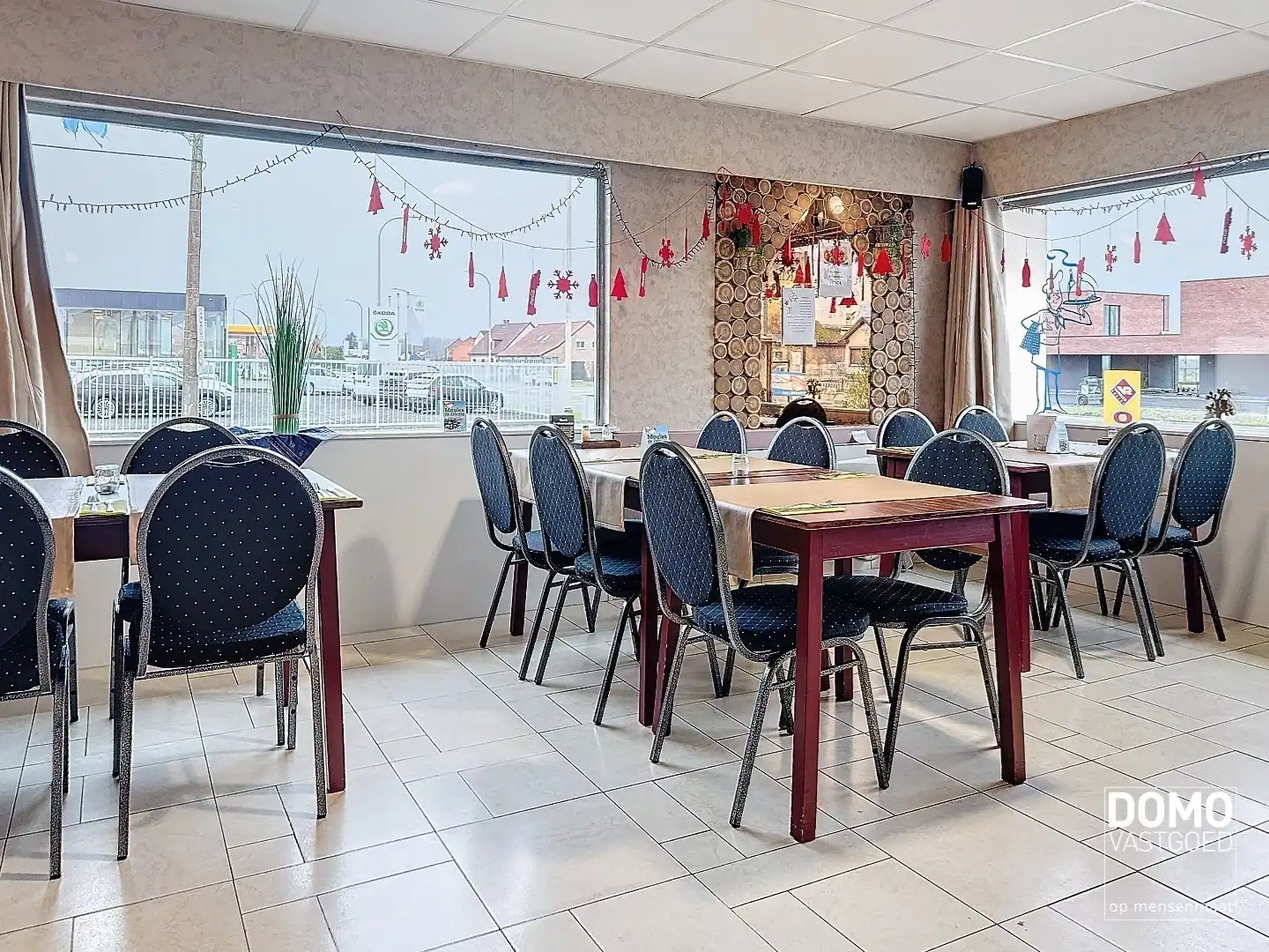 TE HUUR - GOED DRAAIEND RESTAURANT MET FRITUURZAAK EN WOONST foto 10