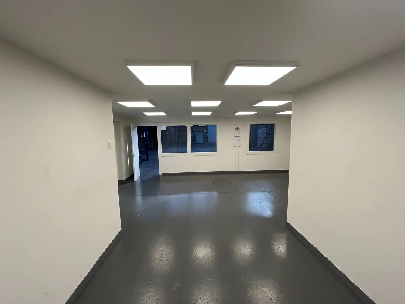 2.294m² Bedrijfsgebouw foto 32