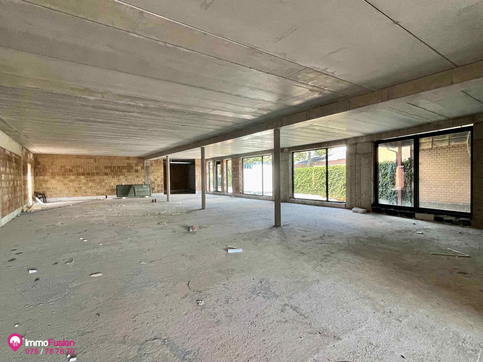 Uitzonderlijke handelsruimte van circa 460 m² met parking! foto 12