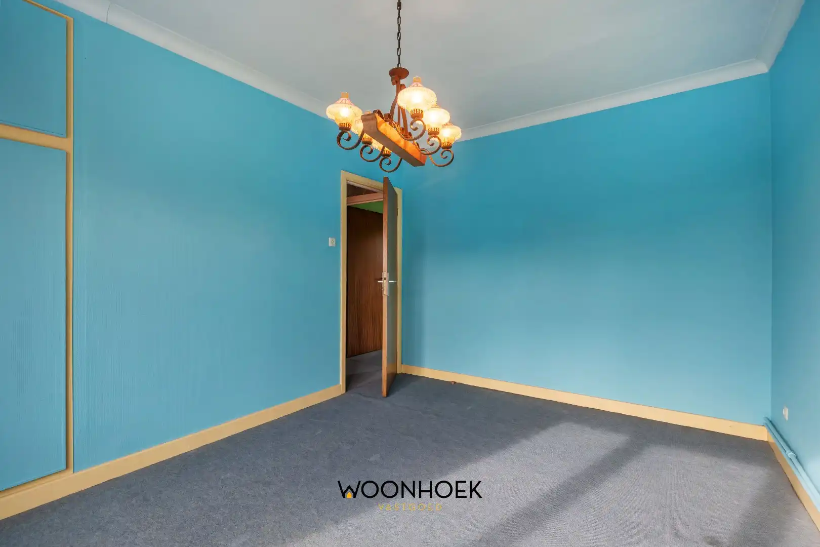 Halfopen bebouwing met 3 slaapkamers & zij-ingang.  foto 19