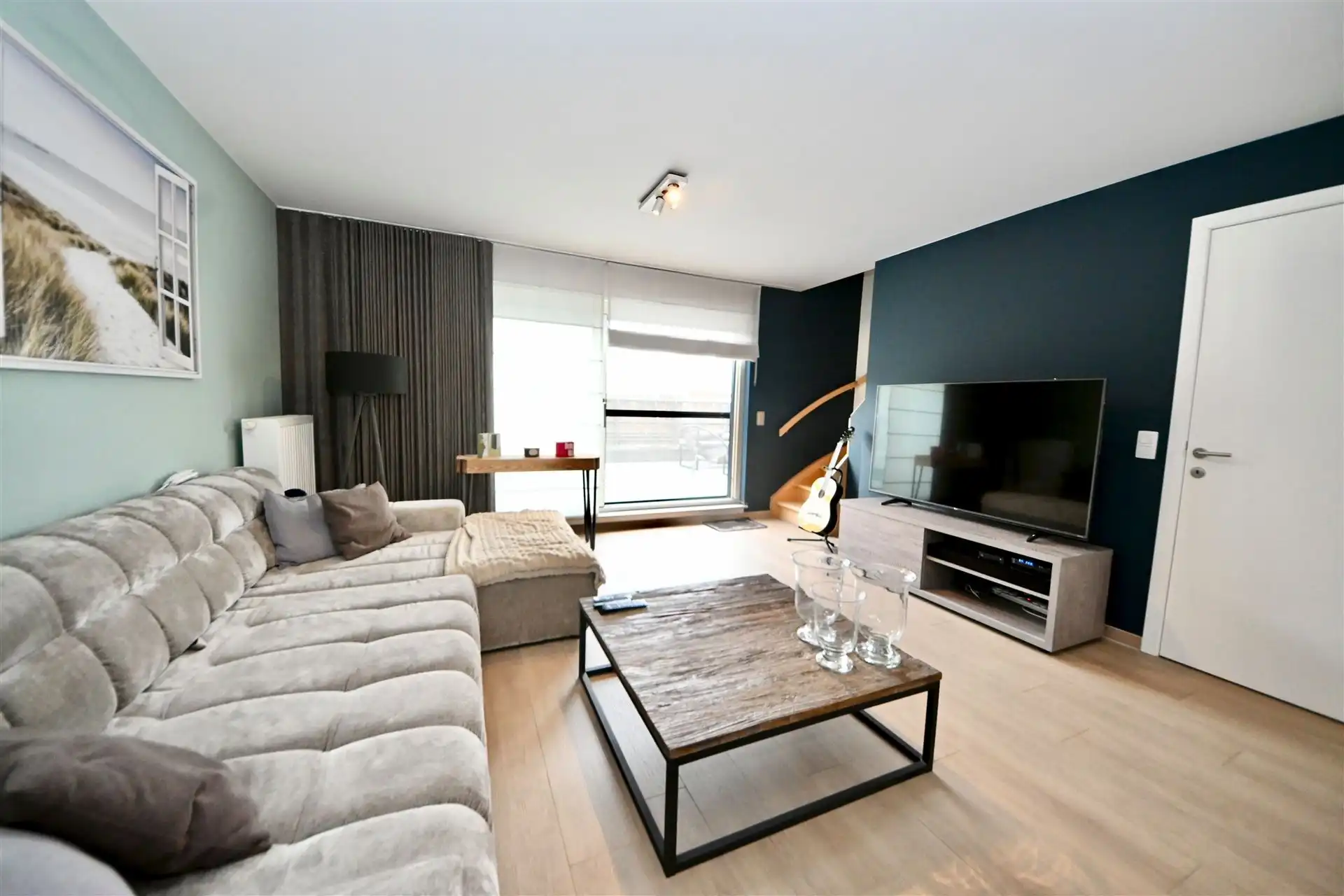 Duplex appartement met 2 slaapkamers, garage en terras. foto 4