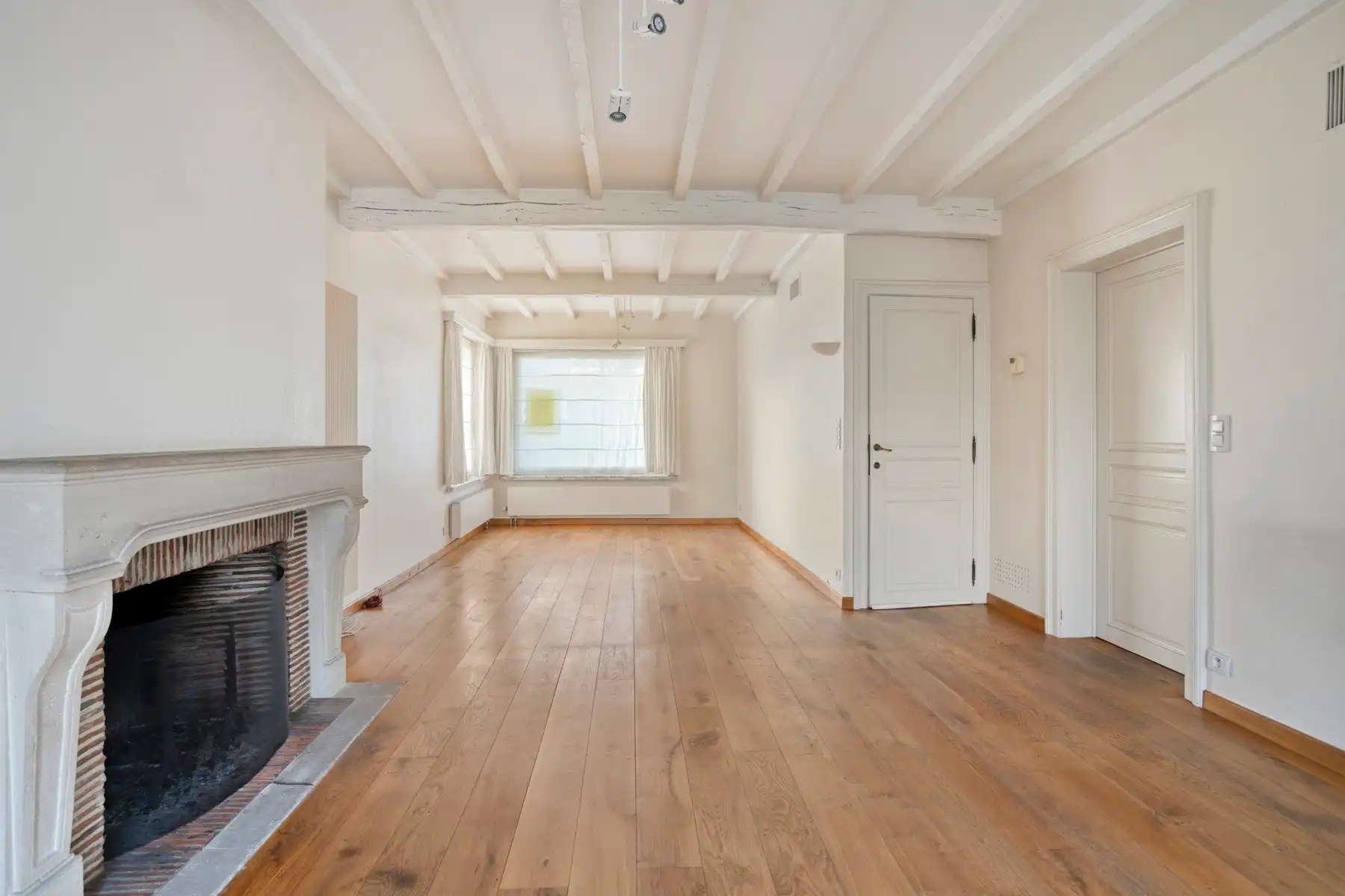 Ruime halfopen bebouwing met 4 slaapkamers! foto 6