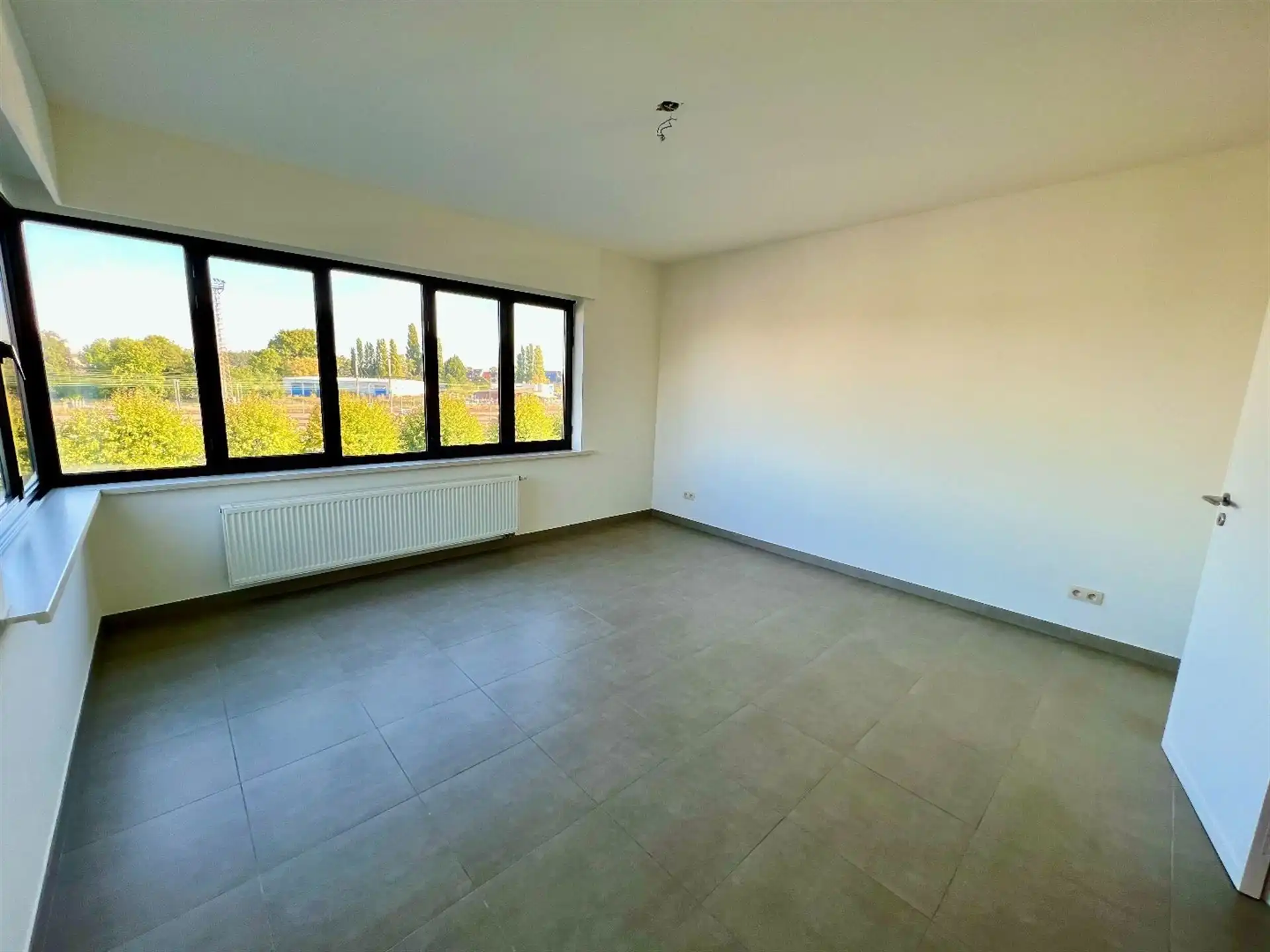 Ruim duplex-appartement met 1 slpk en bew. opp. van 70 m² op centrale ligging te Lier! foto 3