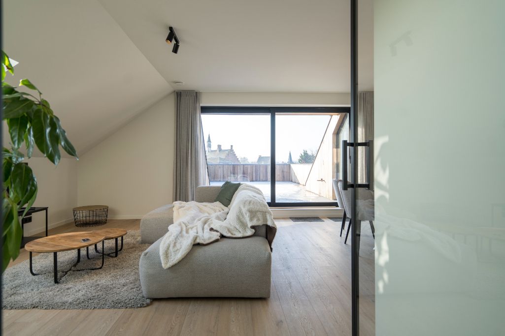 Zeer mooi afgewerkte penthouse in het centrum van Zonnebeke met 3 slaapkamers en 60m² terrassen foto 2