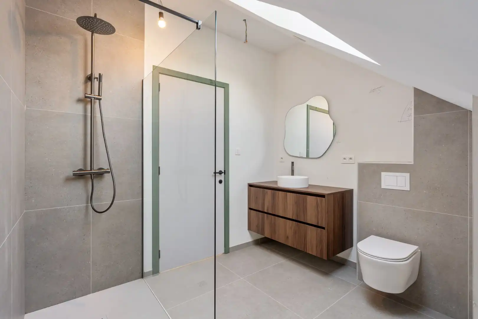 Exclusieve woning in volledig heropgebouwde hoeve op een perceel van 4a33ca!  foto 25