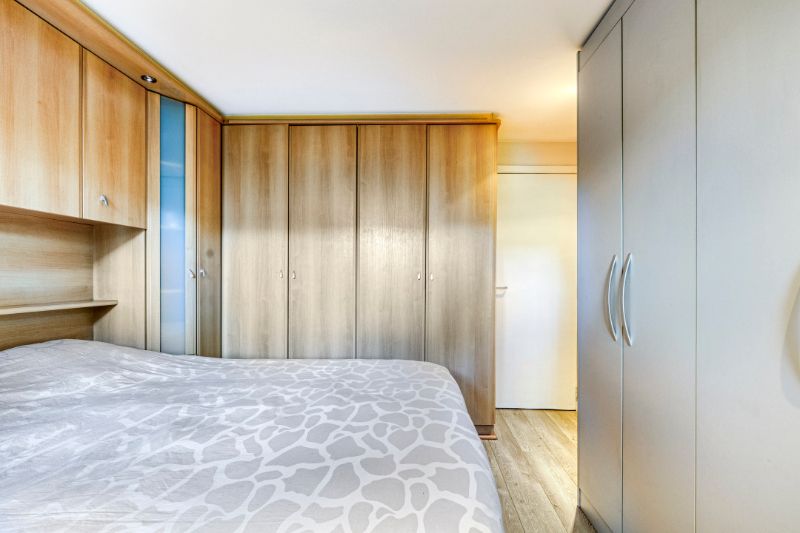 Verzorgd instapklaar twee slaapkamer gelijkvloersappartement met tuin en doorgang langs achteraan foto 15