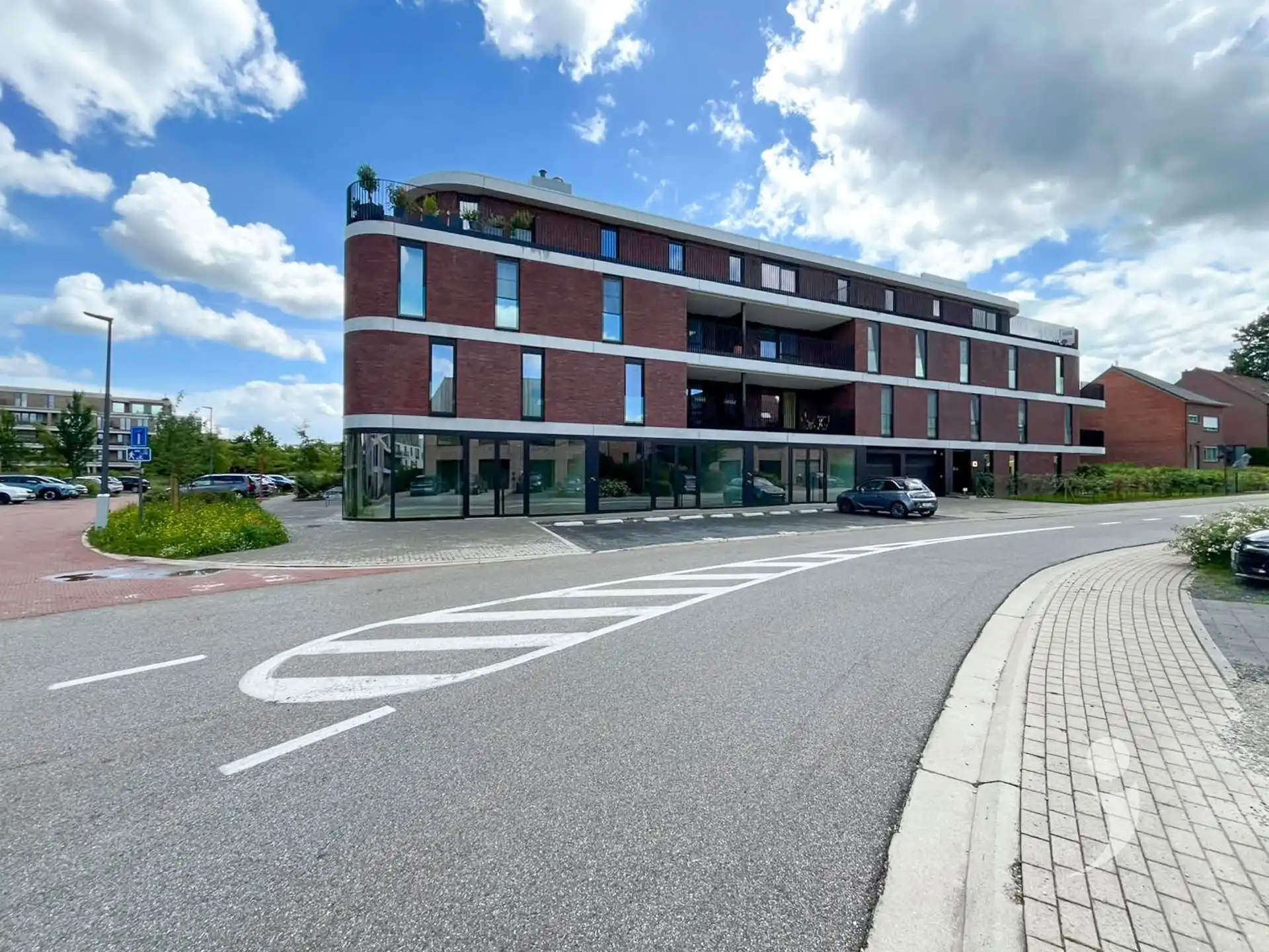 Commerciële ruimte te koop in nieuwbouwcomplex! foto 4