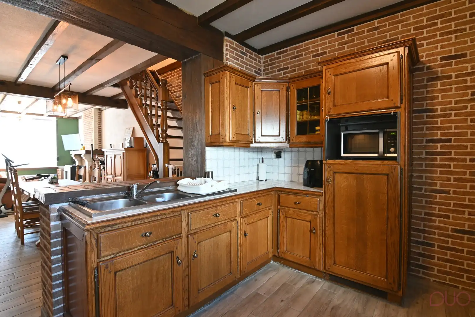 Licht op te frissen woning in hartje Sint-Truiden met 3 slaapkamers en 12x zonnepanelen foto 6