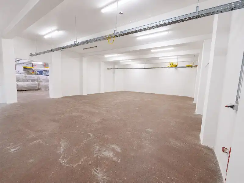 Magazijn te huur foto 2