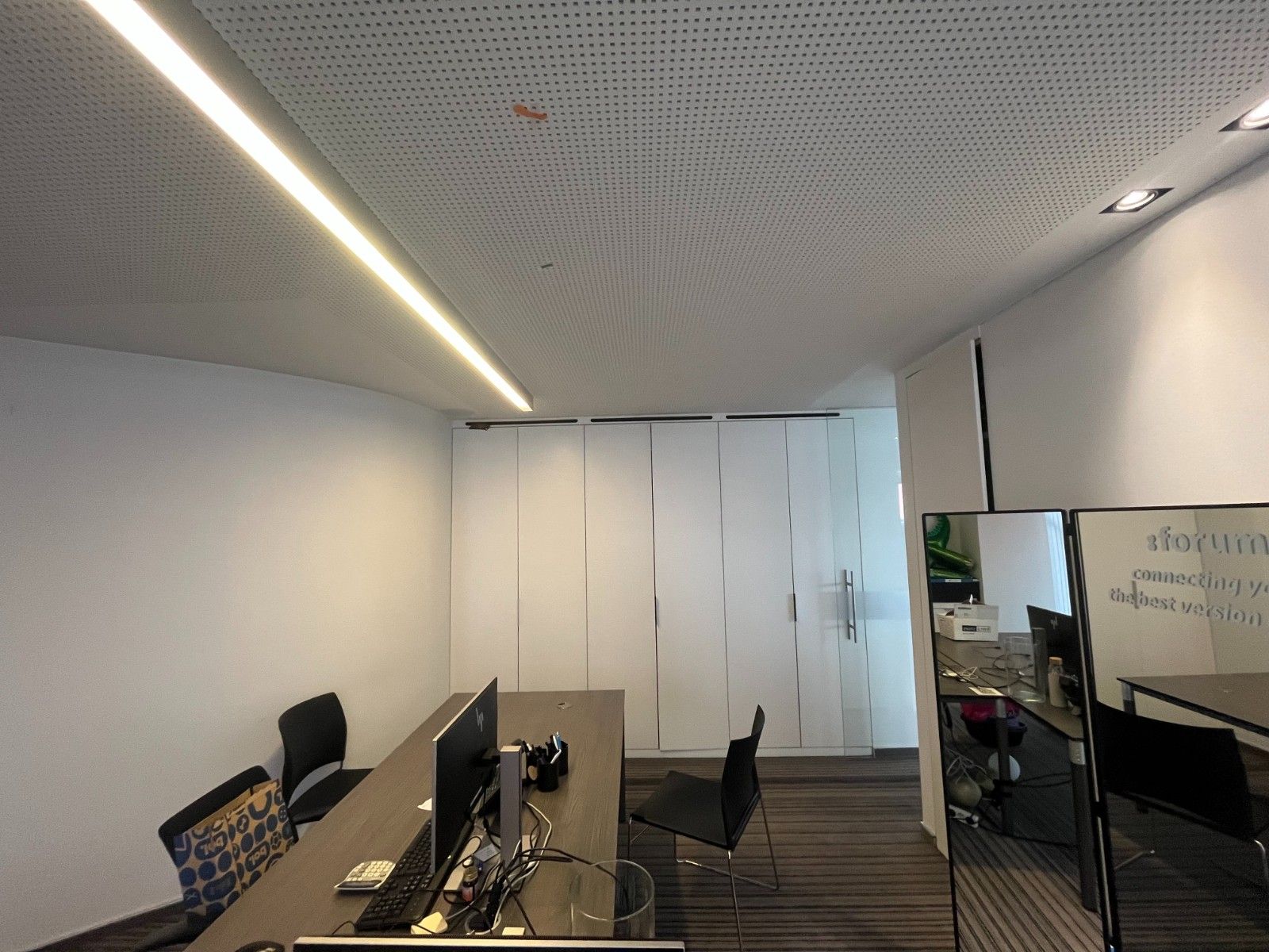 🏢 Te koop: modern handelspand/kantoorruimte (175 m²) in hartje Waregem foto 7